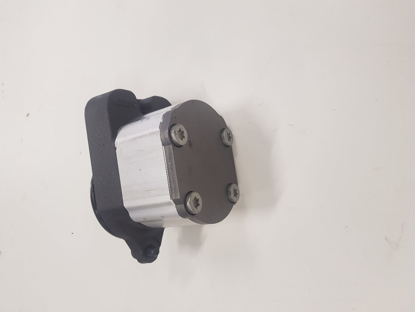 Image 3 of GEAR PUMP