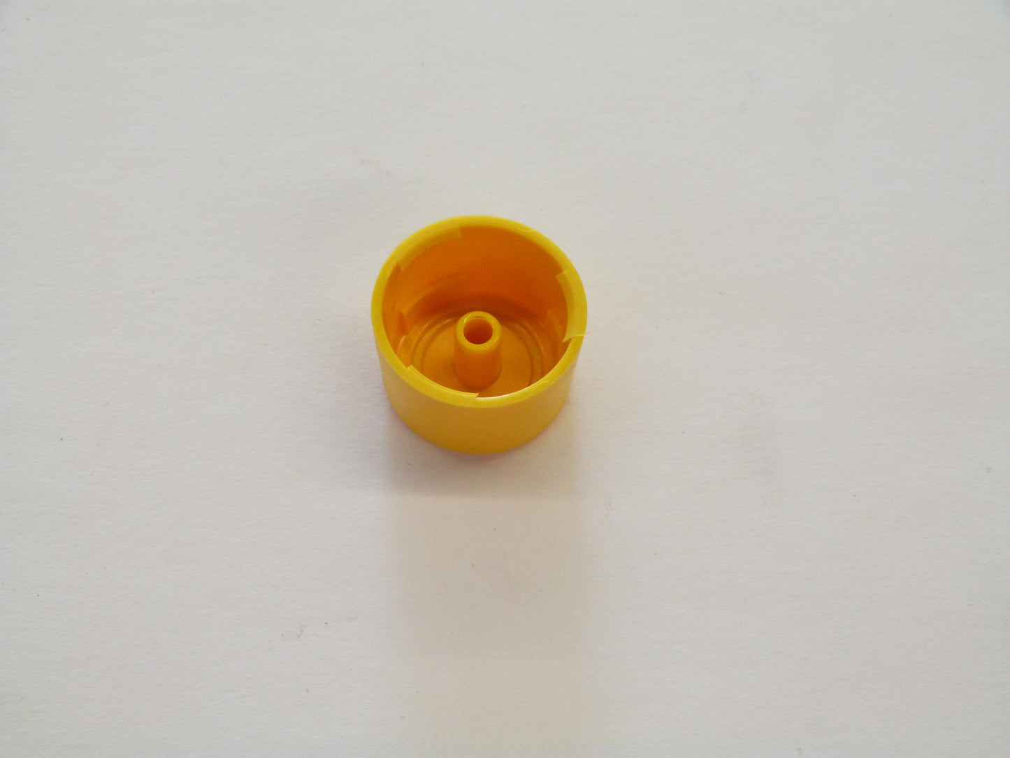 Image 1 of CAP YELLOW BN 00242142