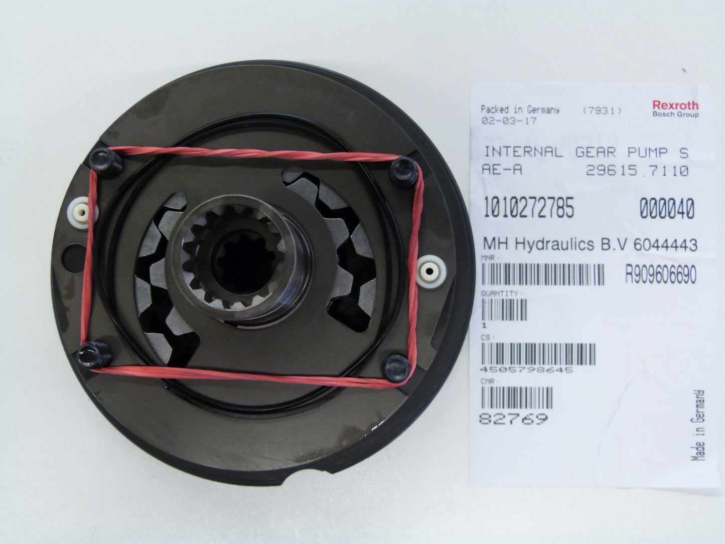 Image 1 of INTERNAL GEAR PUMP SAE-A 29615.7110