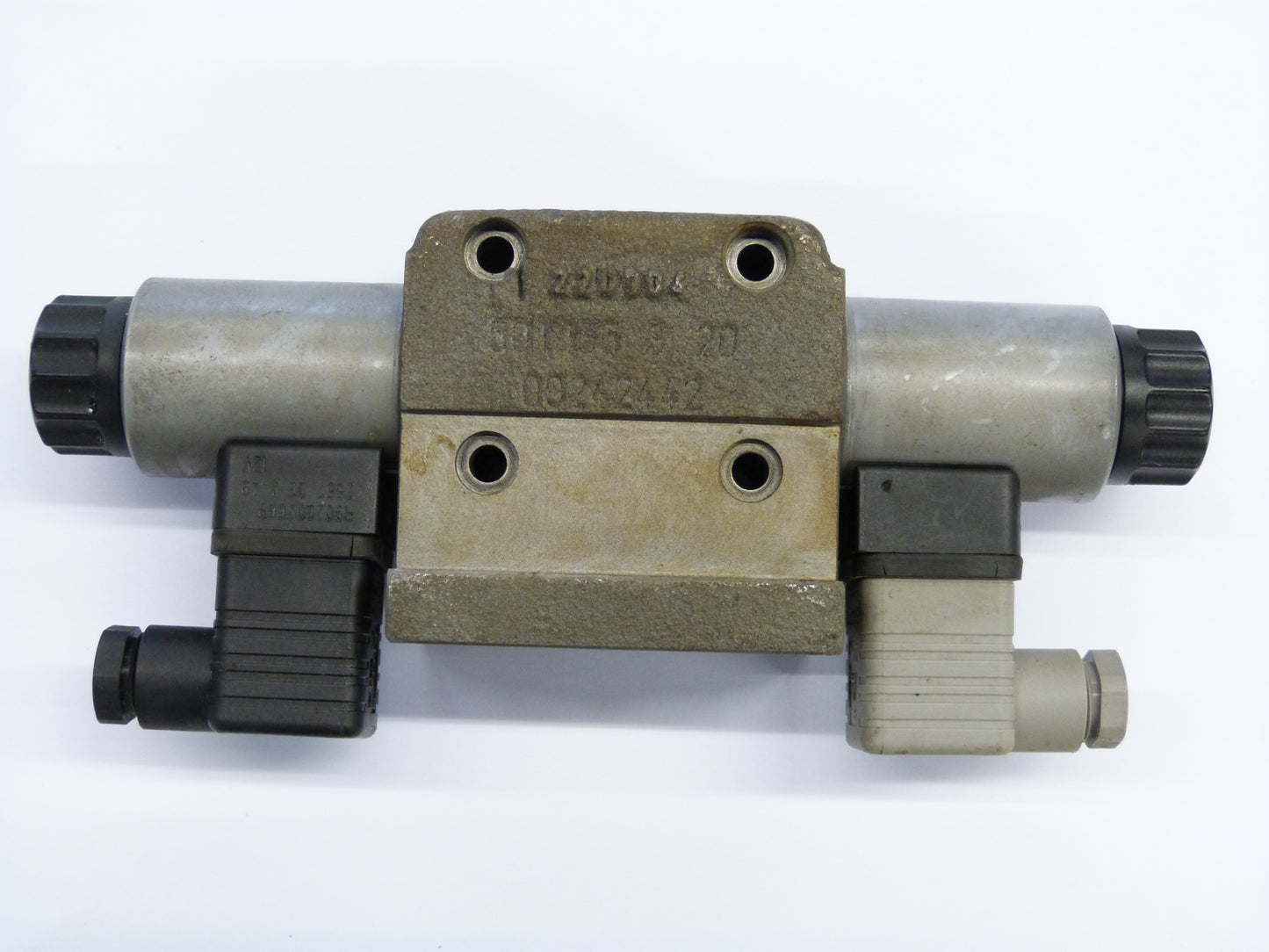 Image 1 of 4-3-WAY DIRECTIONAL VALVE