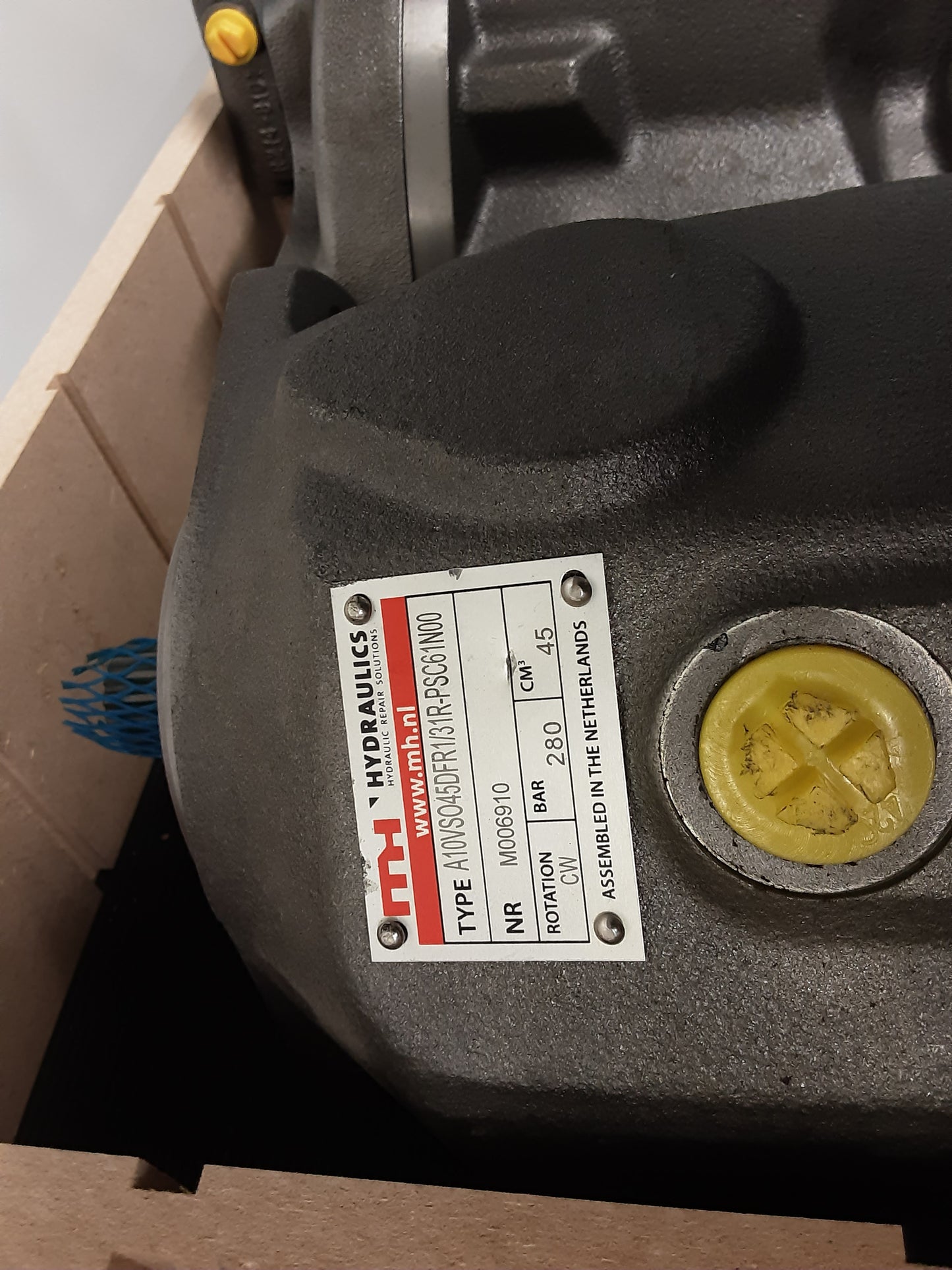 Image 1 of HYDRAULIC PUMP