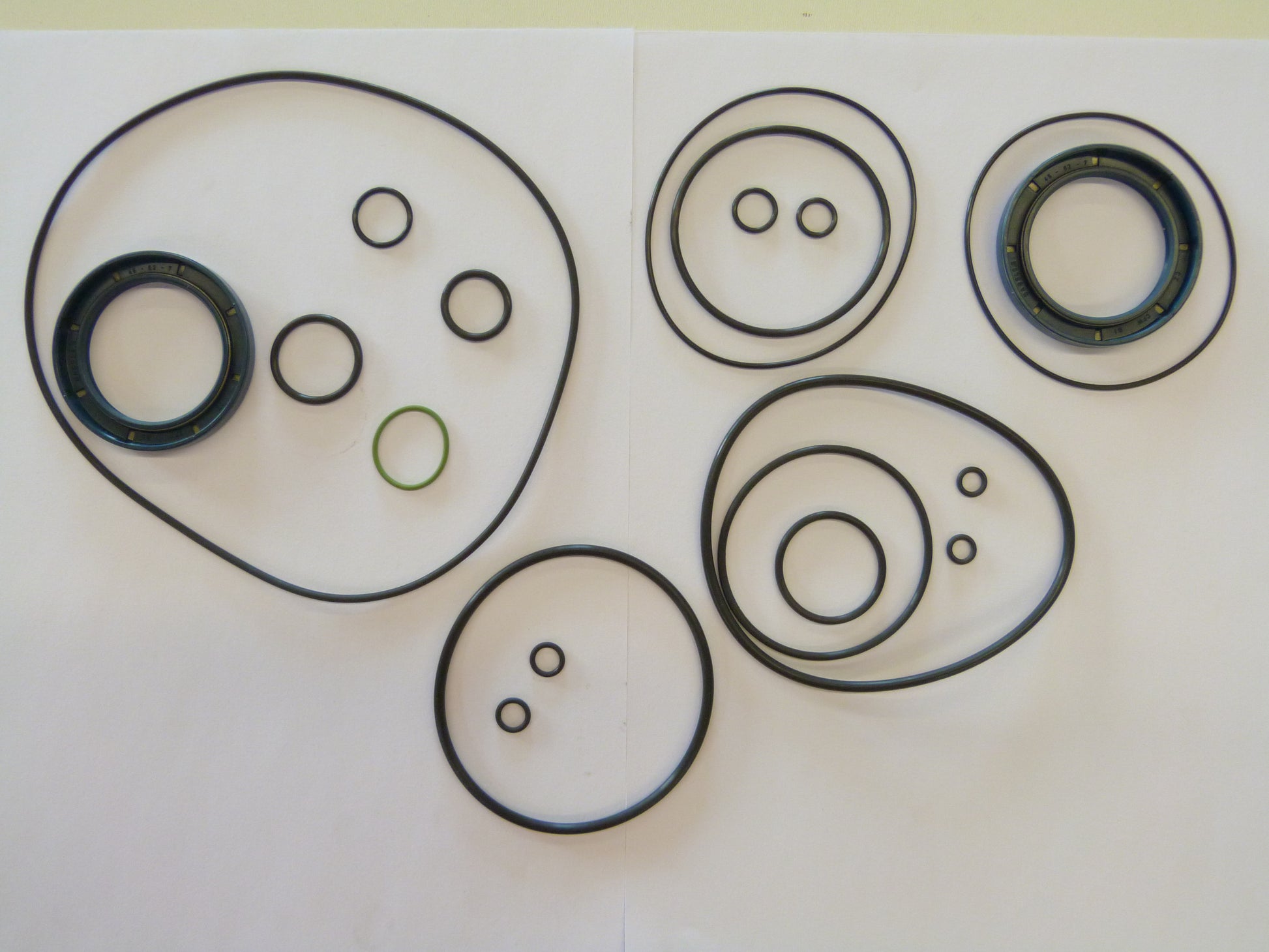 Image 1 of AFDICHTSET A4V 71 HW 20R101O10