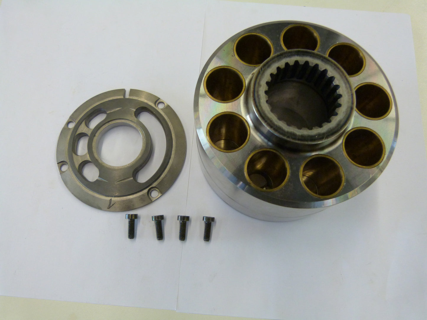 Image 1 of 9072999 CYLINDERBLOK + SPIEGEL LPVD100 P2