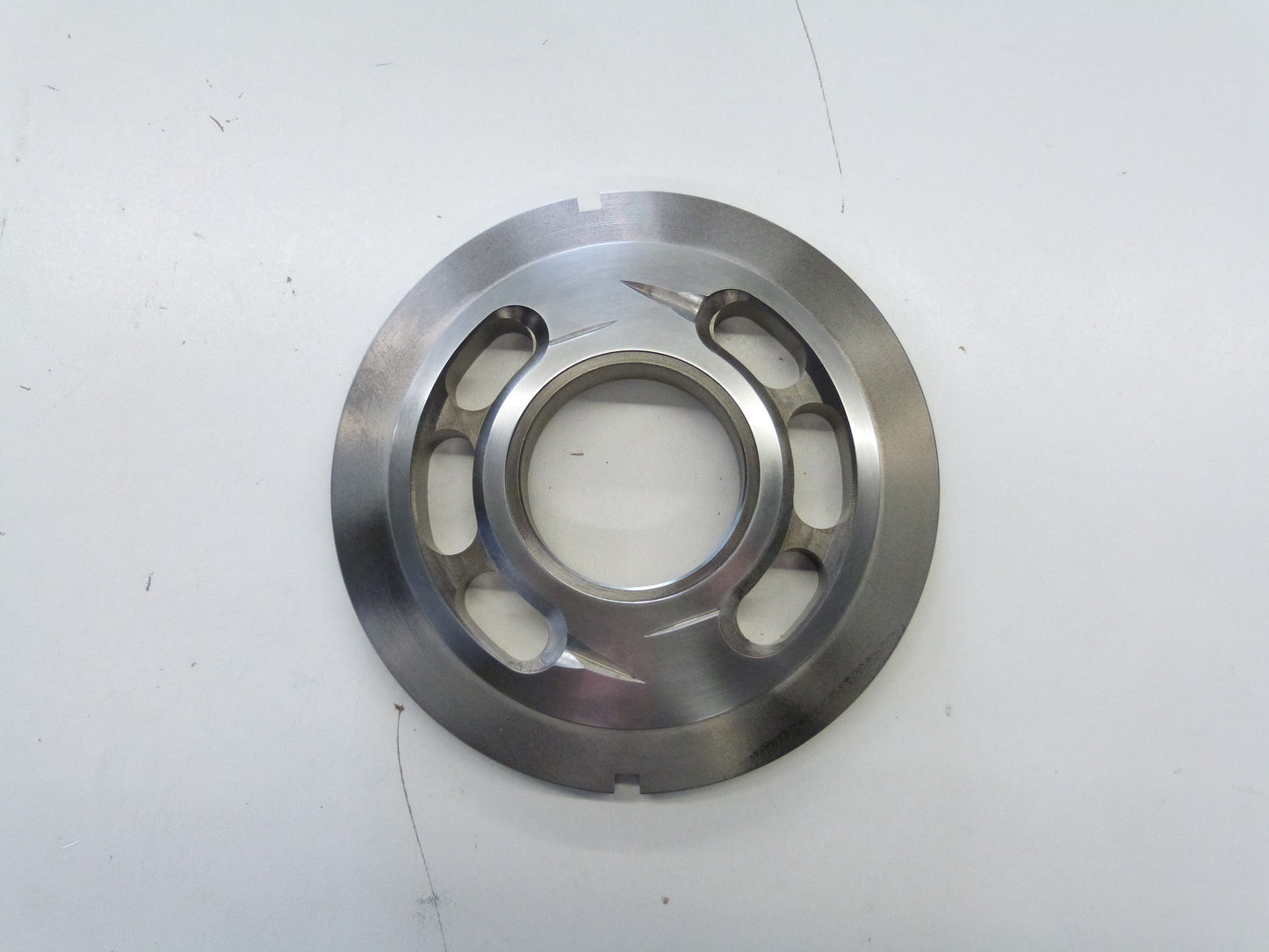 Image 1 of PORT PLATE RH 23031.0320