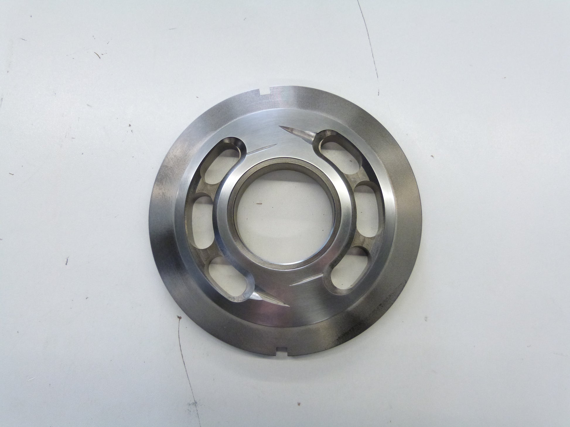 Image 1 of PORT PLATE RH 23031.0320