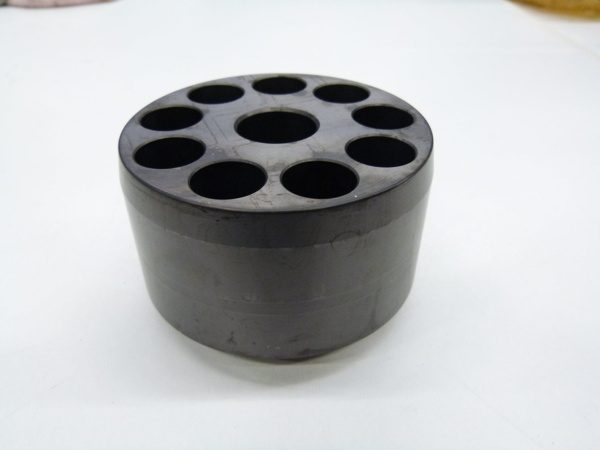 Image 1 of ZYLINDER           'R'