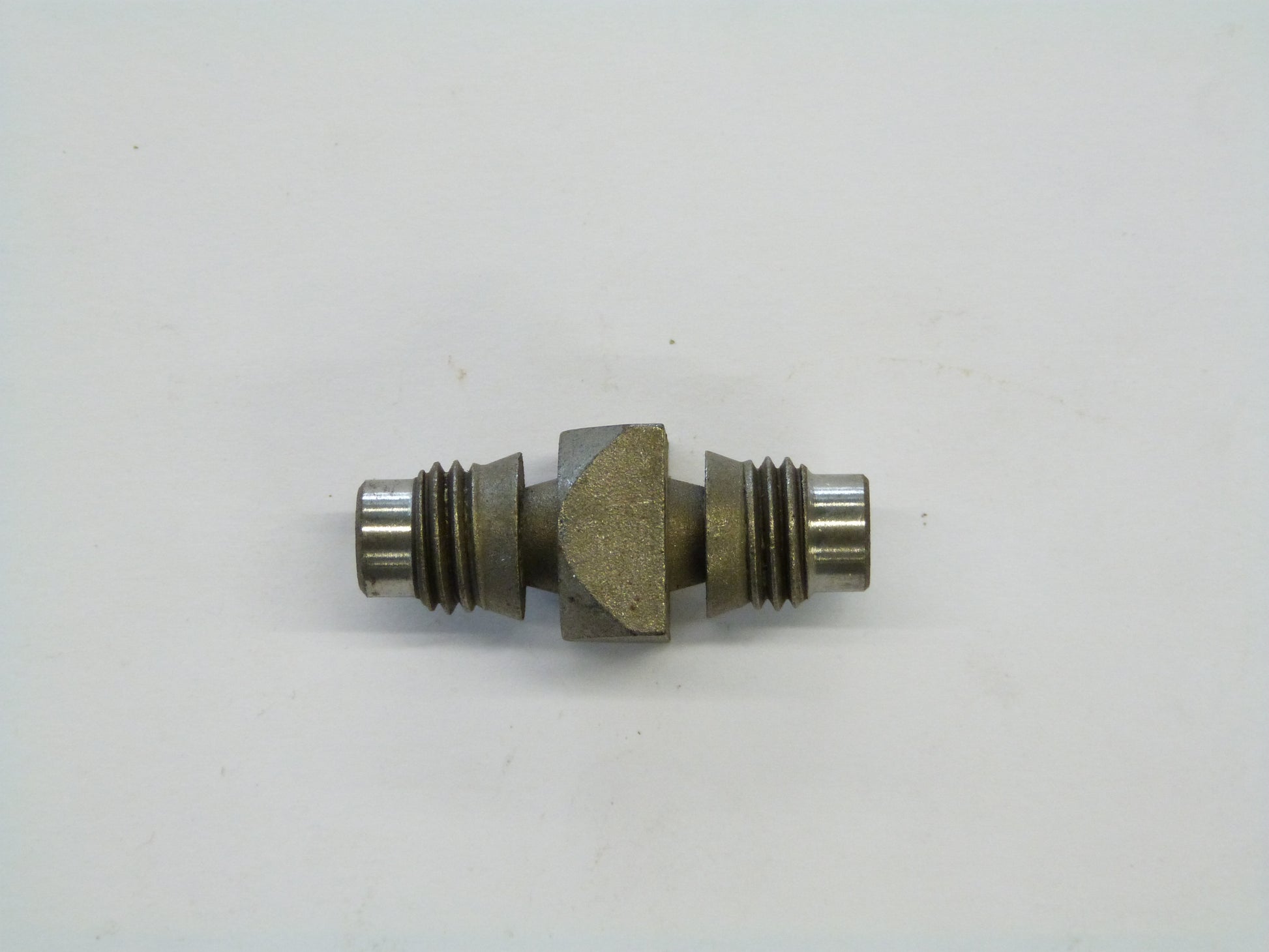 Image 1 of CONNECTING AGAINST TORSION