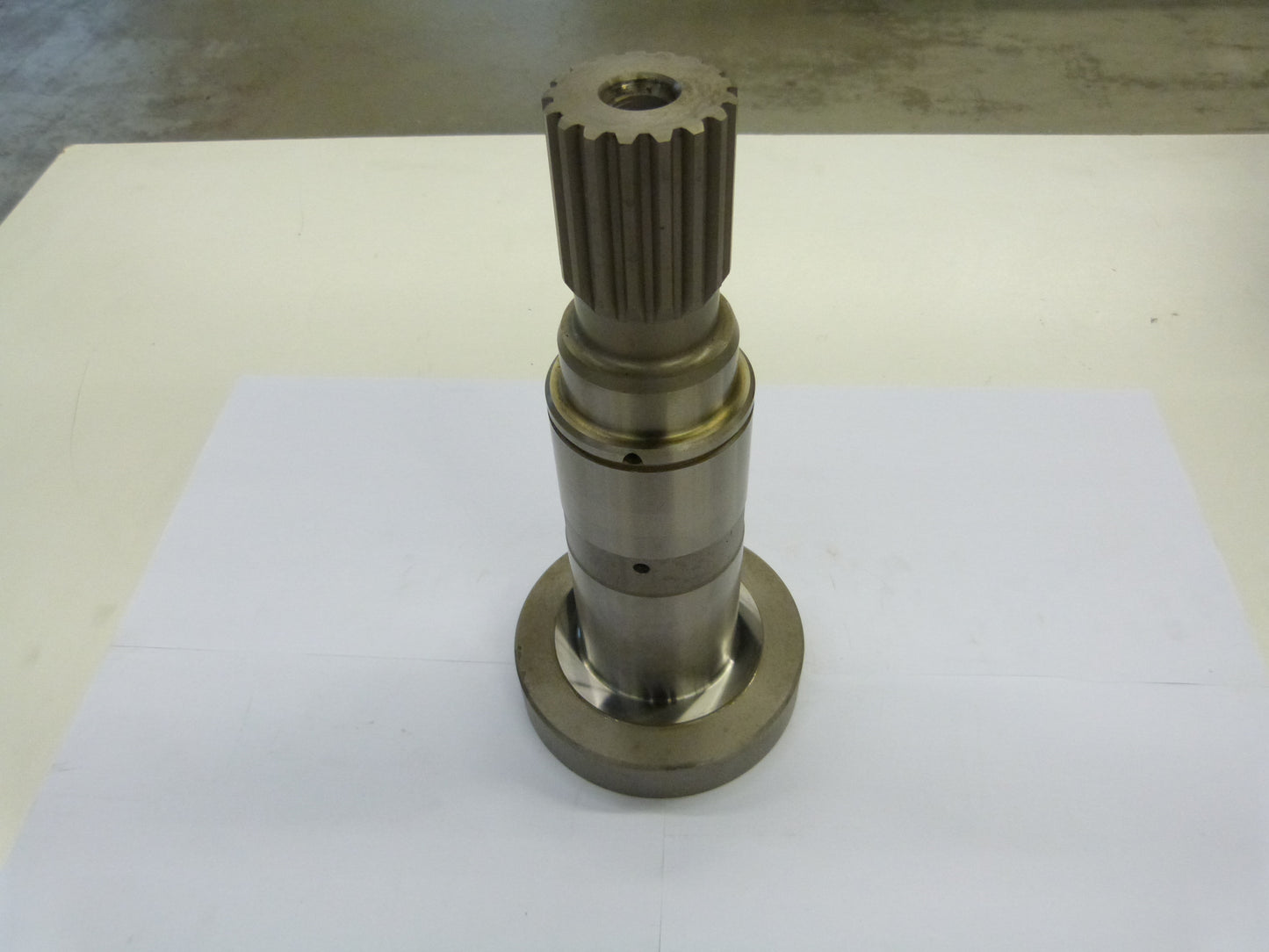 Image 1 of DRIVE SHAFT SPLINE 17T