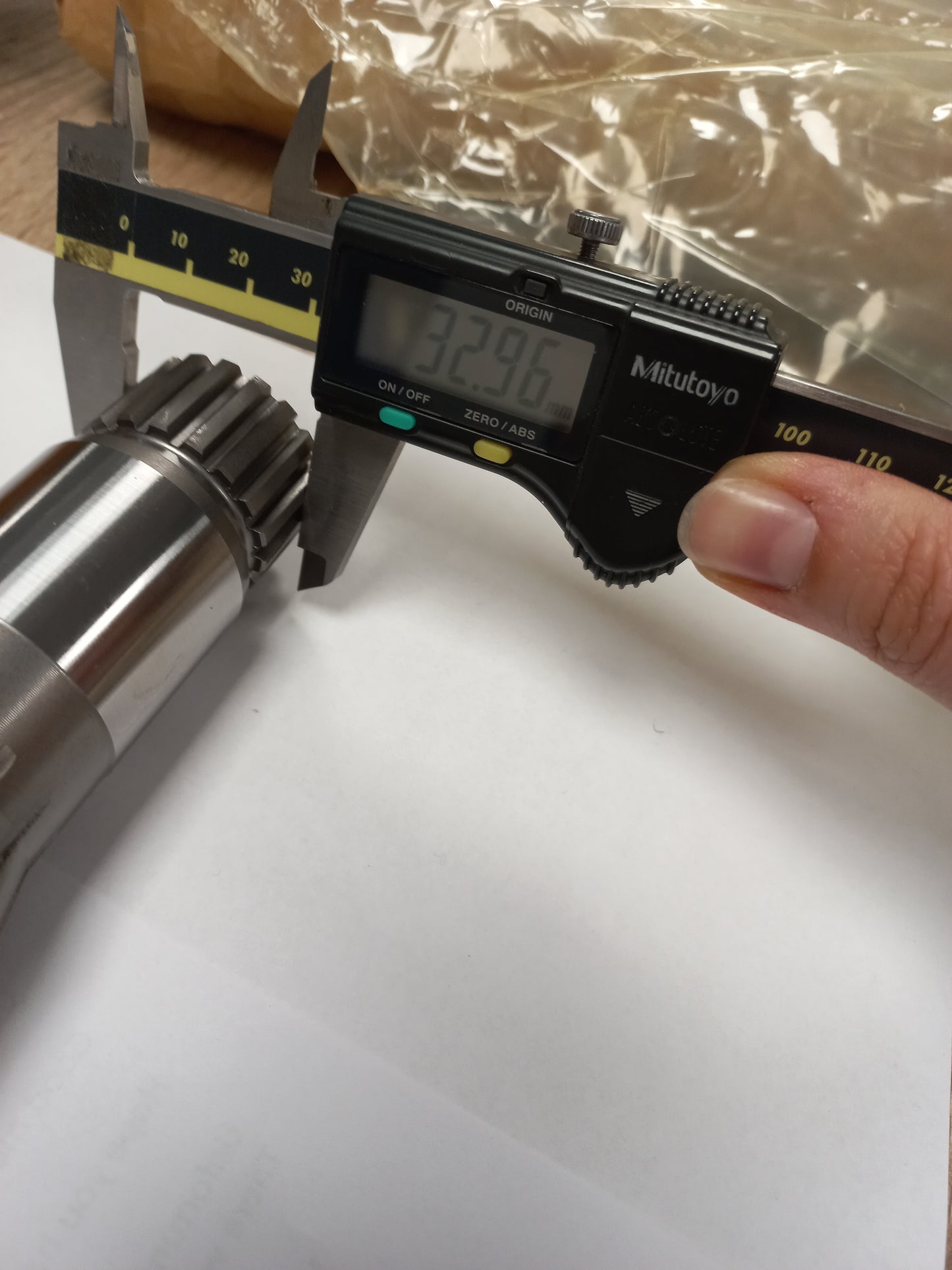 Image 4 of DRIVE SHAFT (FRONT)