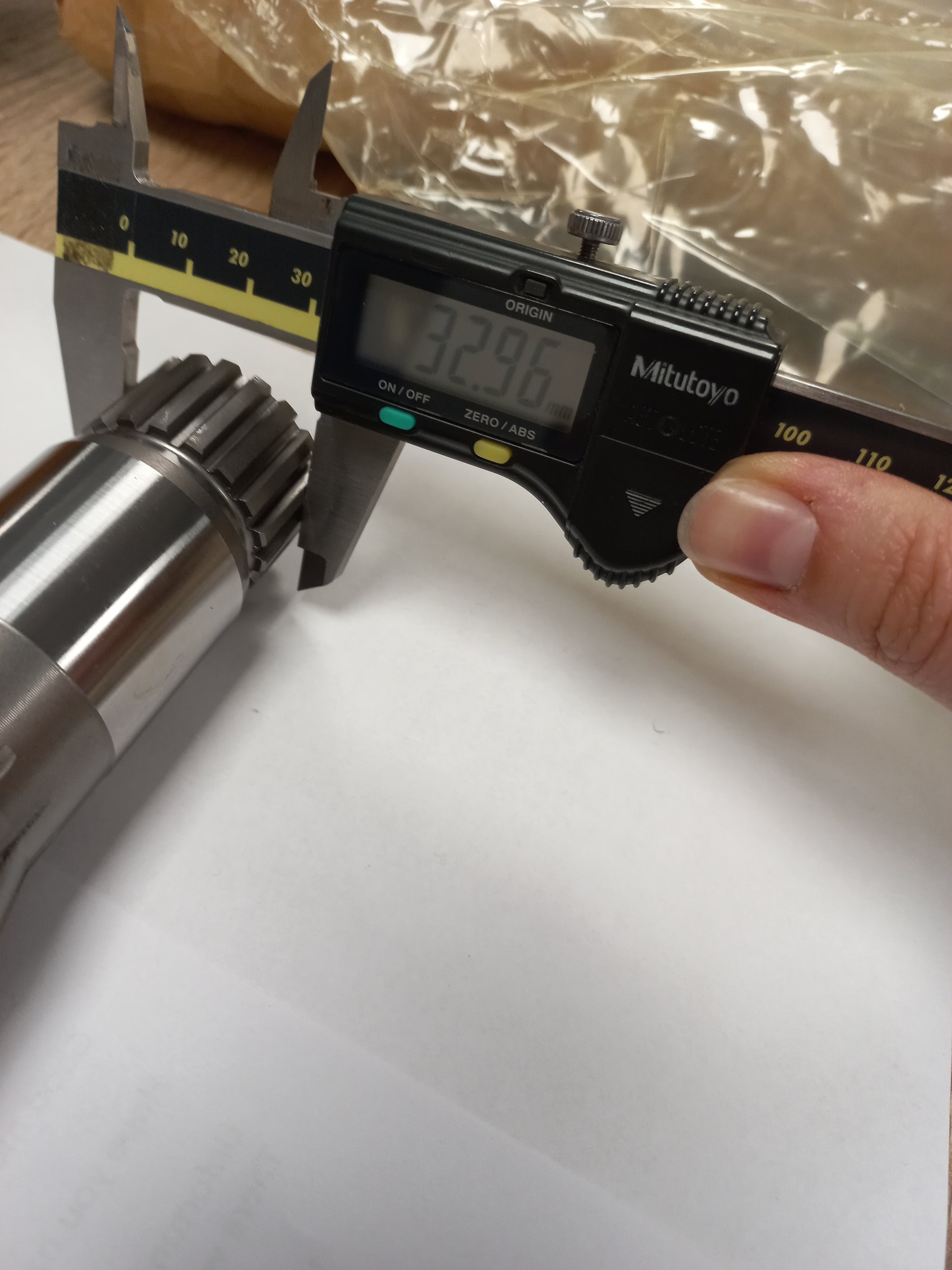 Image 4 of DRIVE SHAFT (FRONT)