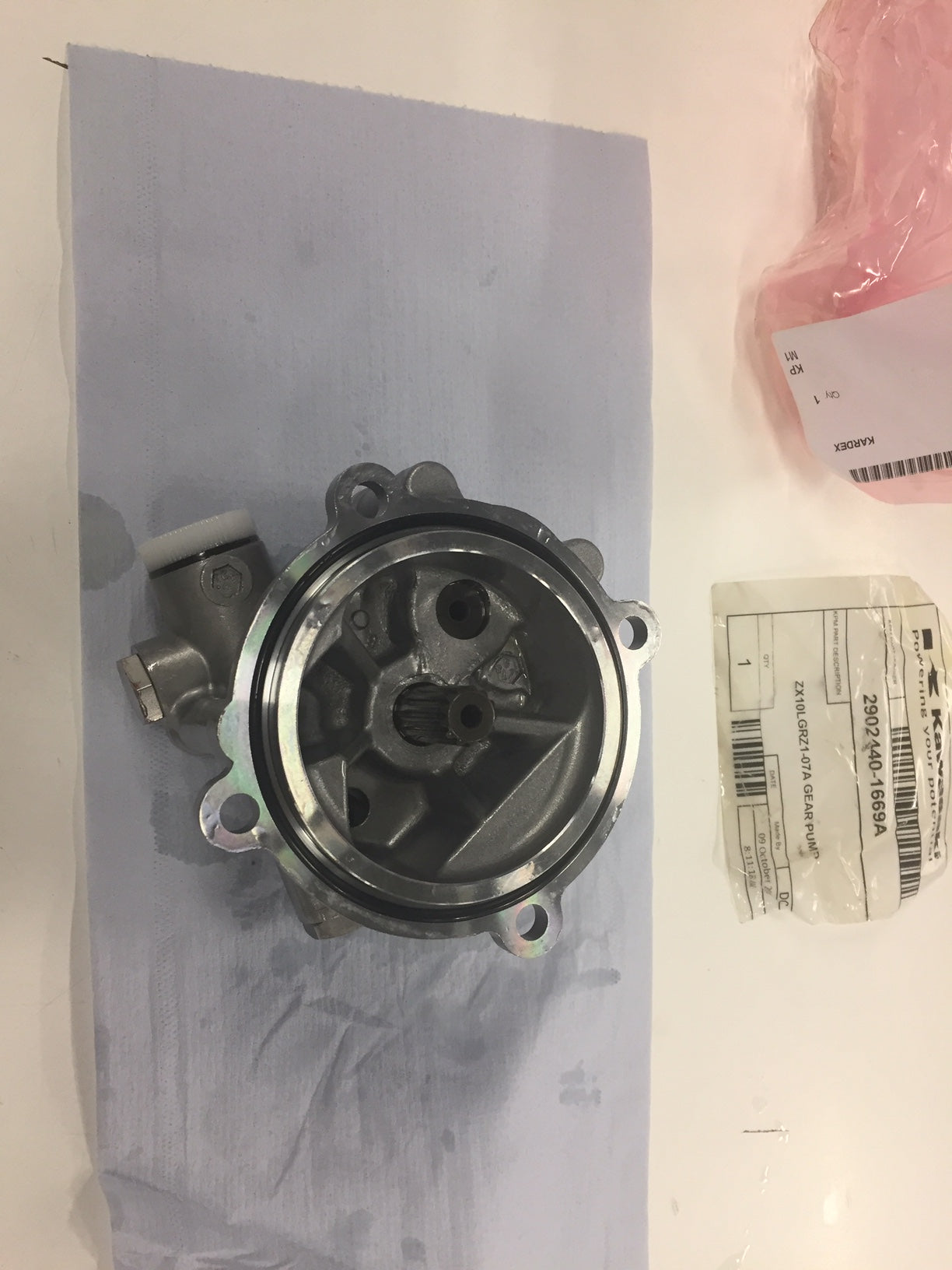 Image 3 of GEAR PUMP