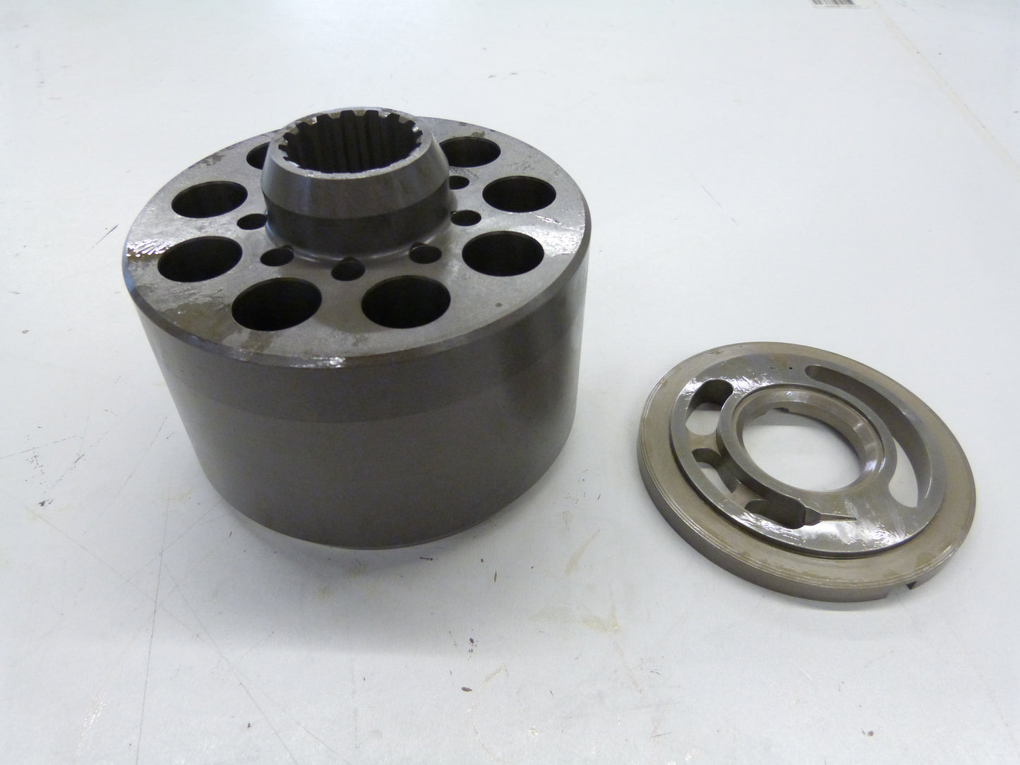 Image 1 of BARREL WITH PORTPLATE RH STANDARD VP