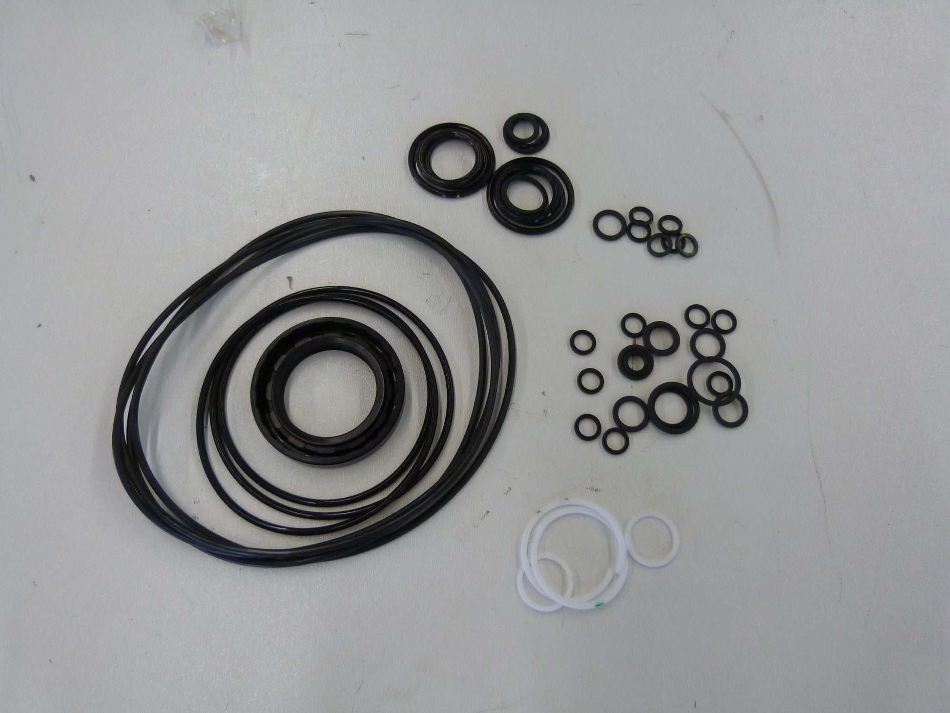 Image 1 of K3V112DT SEAL KIT VITON (40MM SHAFT)