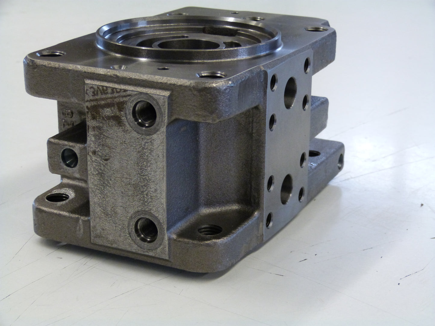 Image 1 of VALVE BLOCK (MH PLUG)