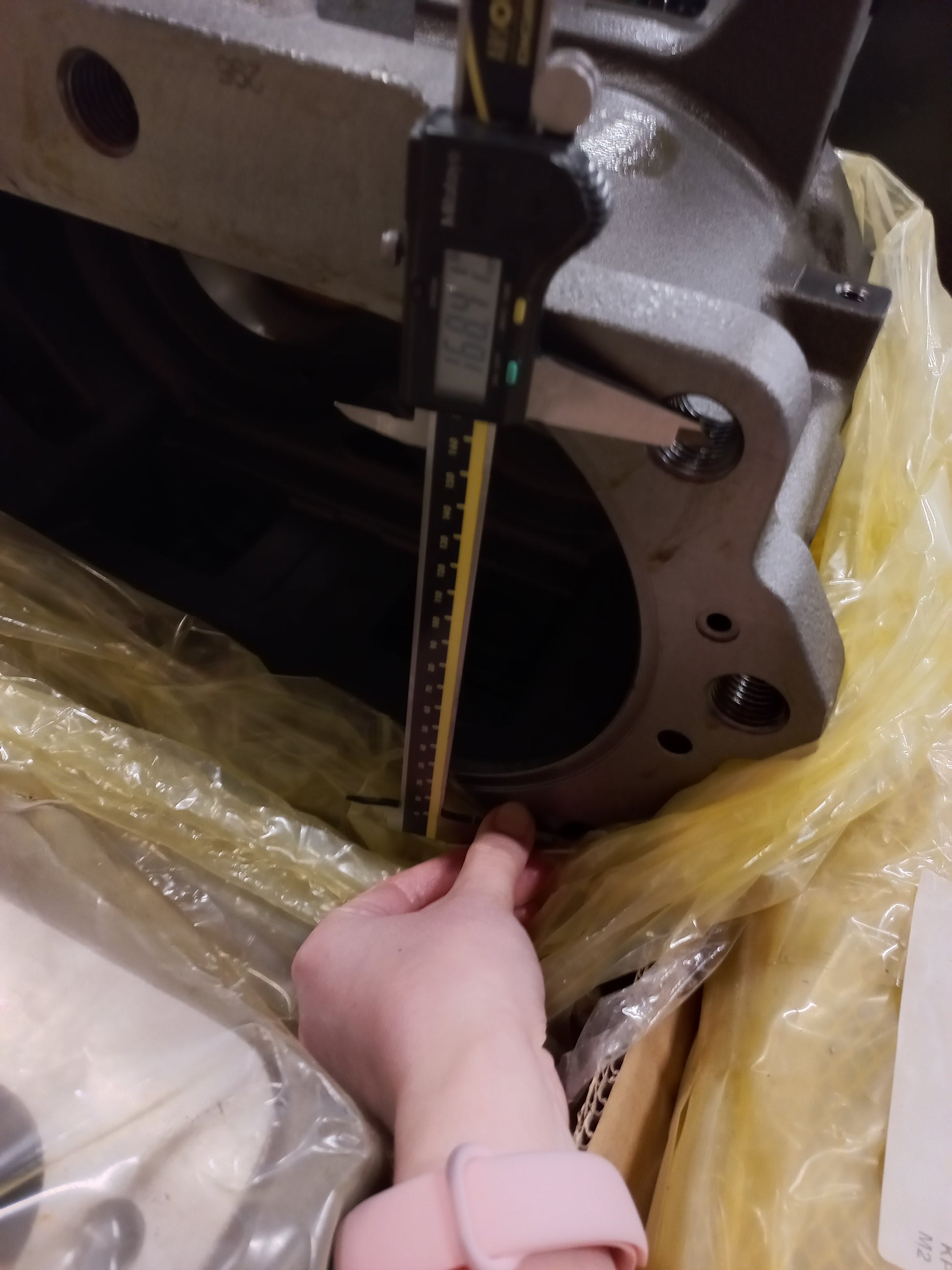 Image 2 of CASING D3, PUMP