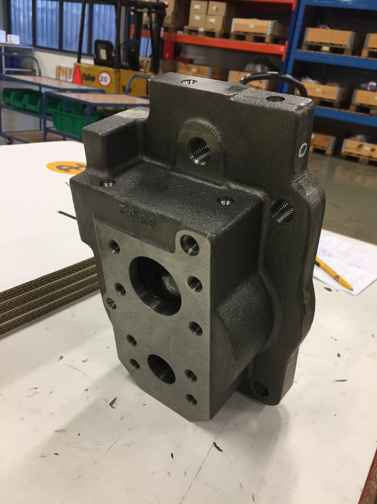 Image 1 of VALVE COVER(L)(MH PLUG)