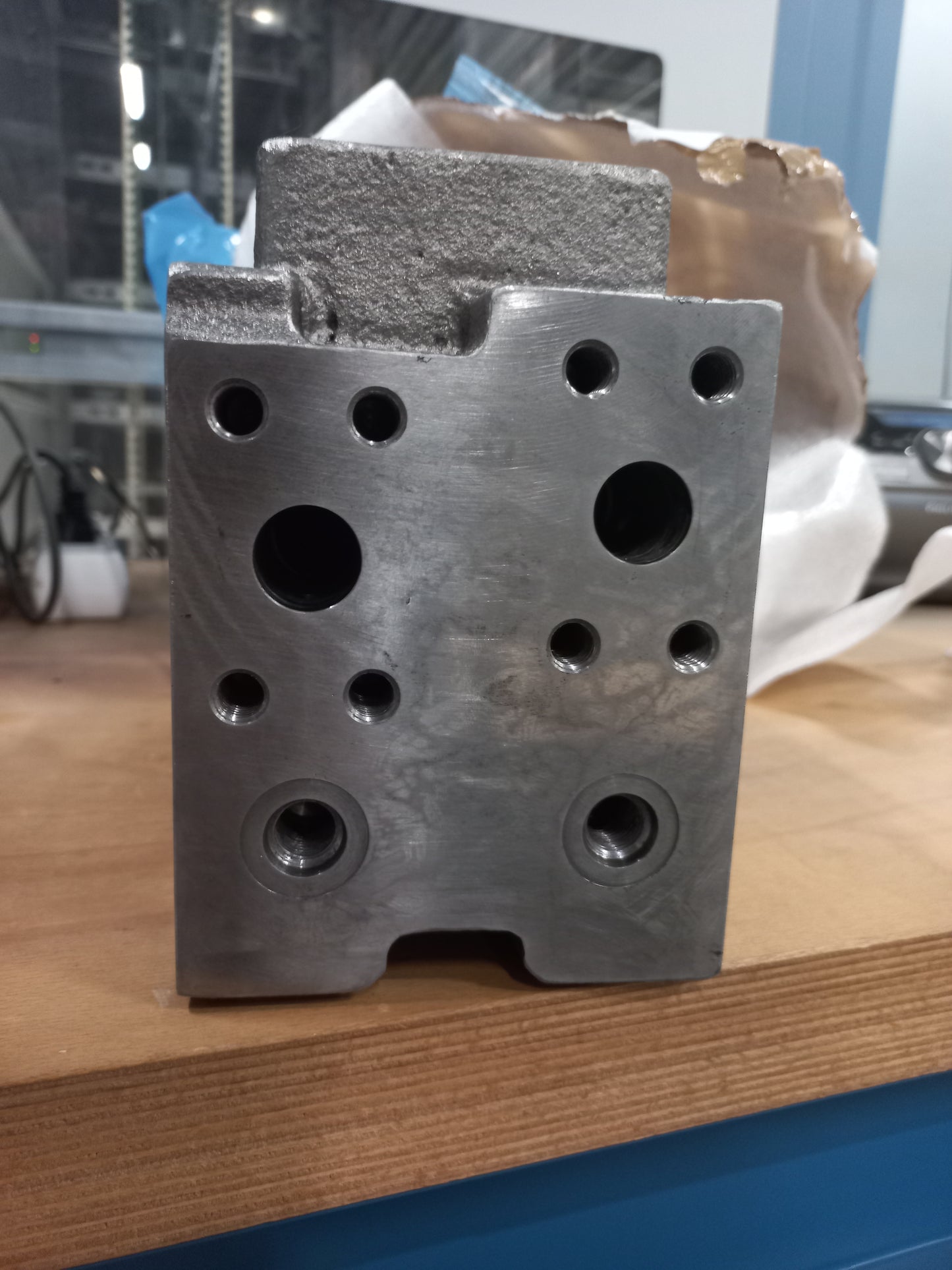 Image 3 of VALVE BLOCK (MH PLUG)