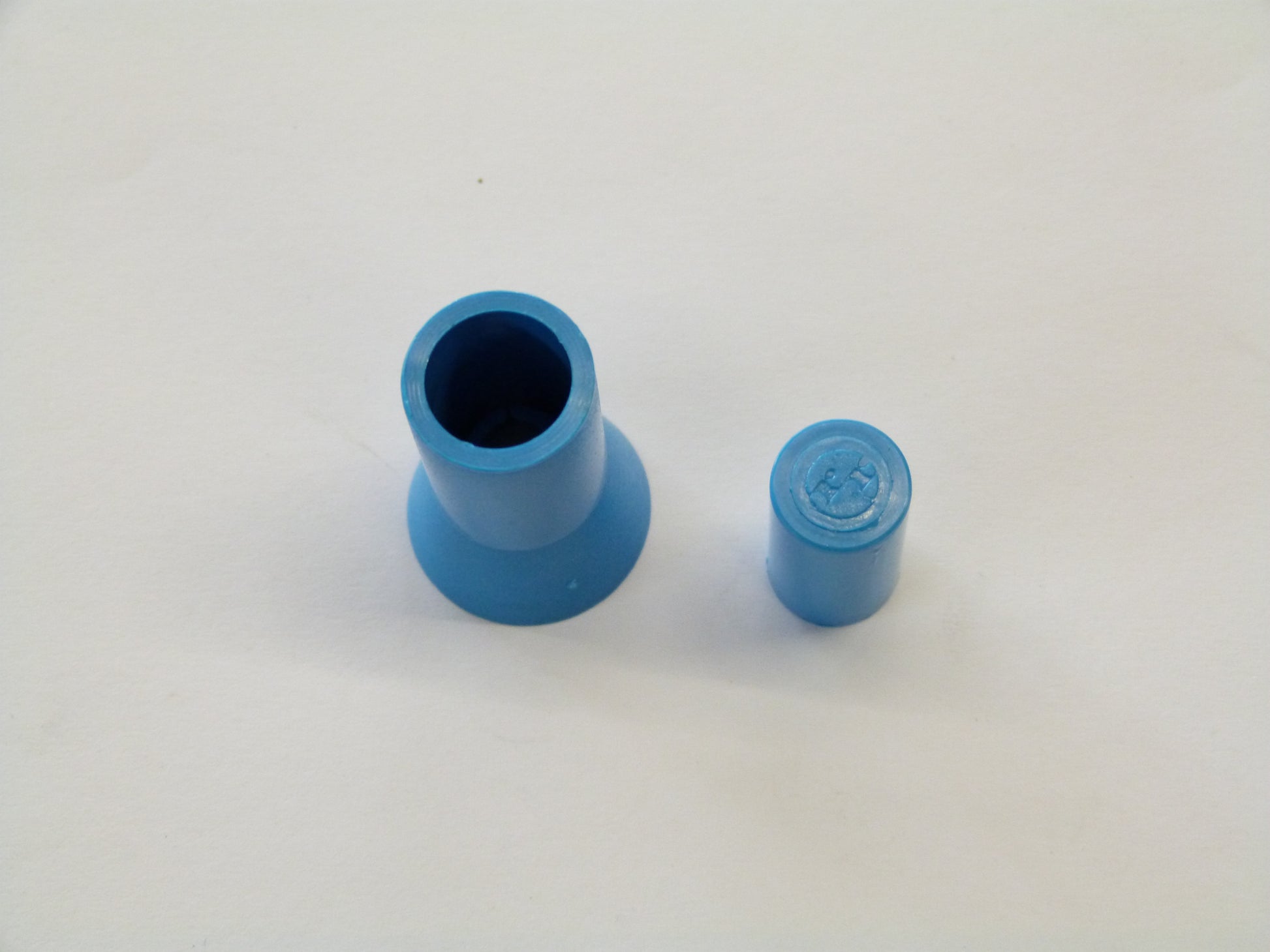 Image 1 of CAPUCHON (8x32)