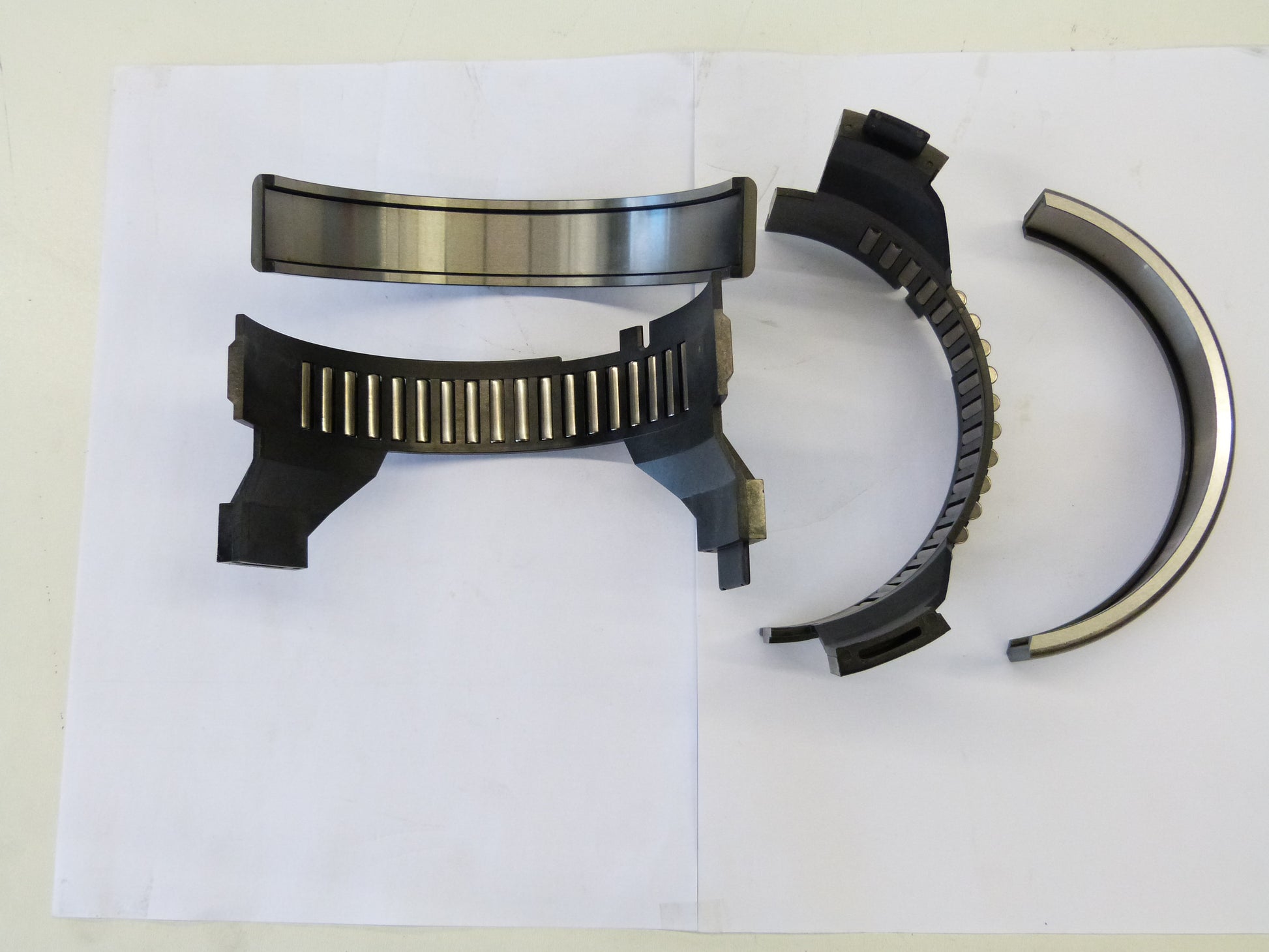 Image 1 of 8200398 BEARING 90R100