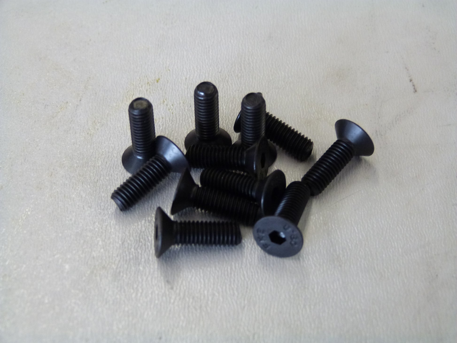 Image 1 of SENKSCHRAUBE