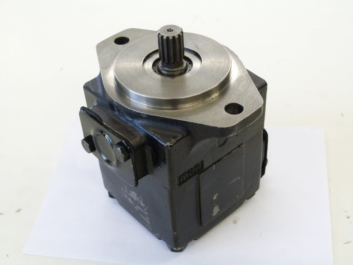 Image 1 of T6C-025-3R00-B1 POMP DENISON