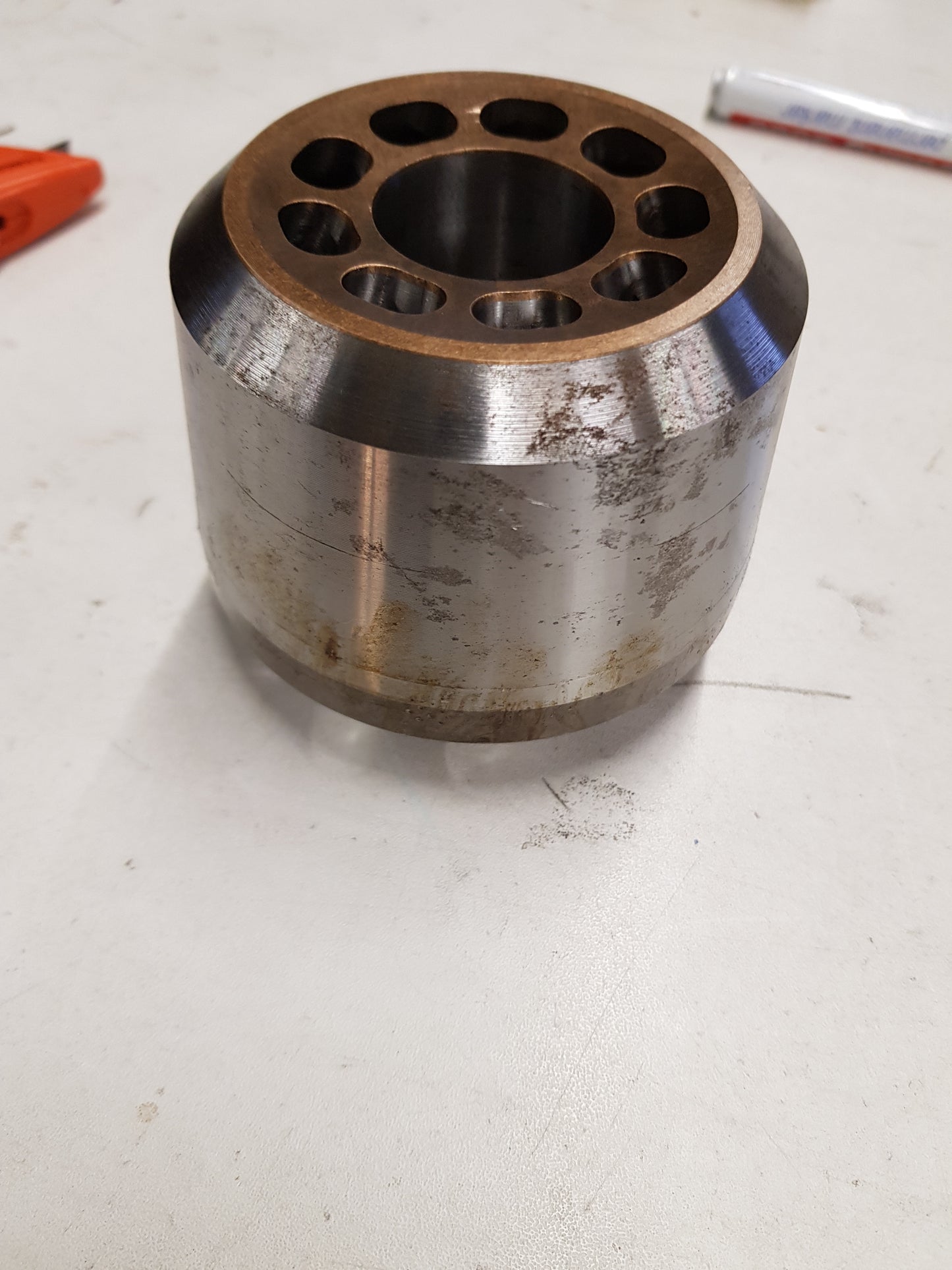 Image 1 of 9415121 ZYLINDER MIT BUCHSEN  A4V 40